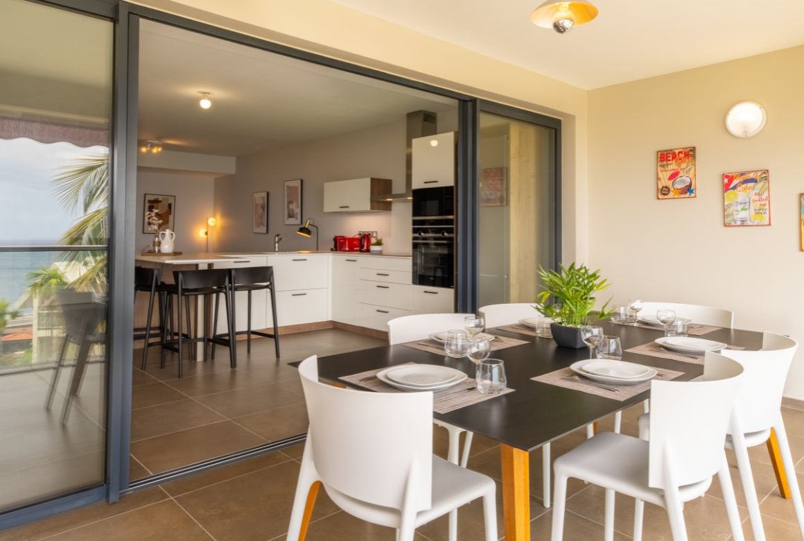 terrasse et cuisine américaine