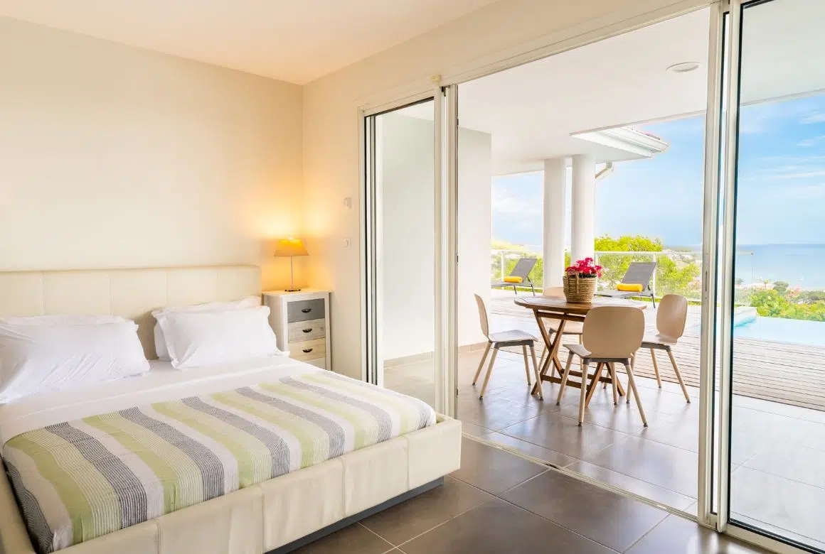 chambre avec lit queen size