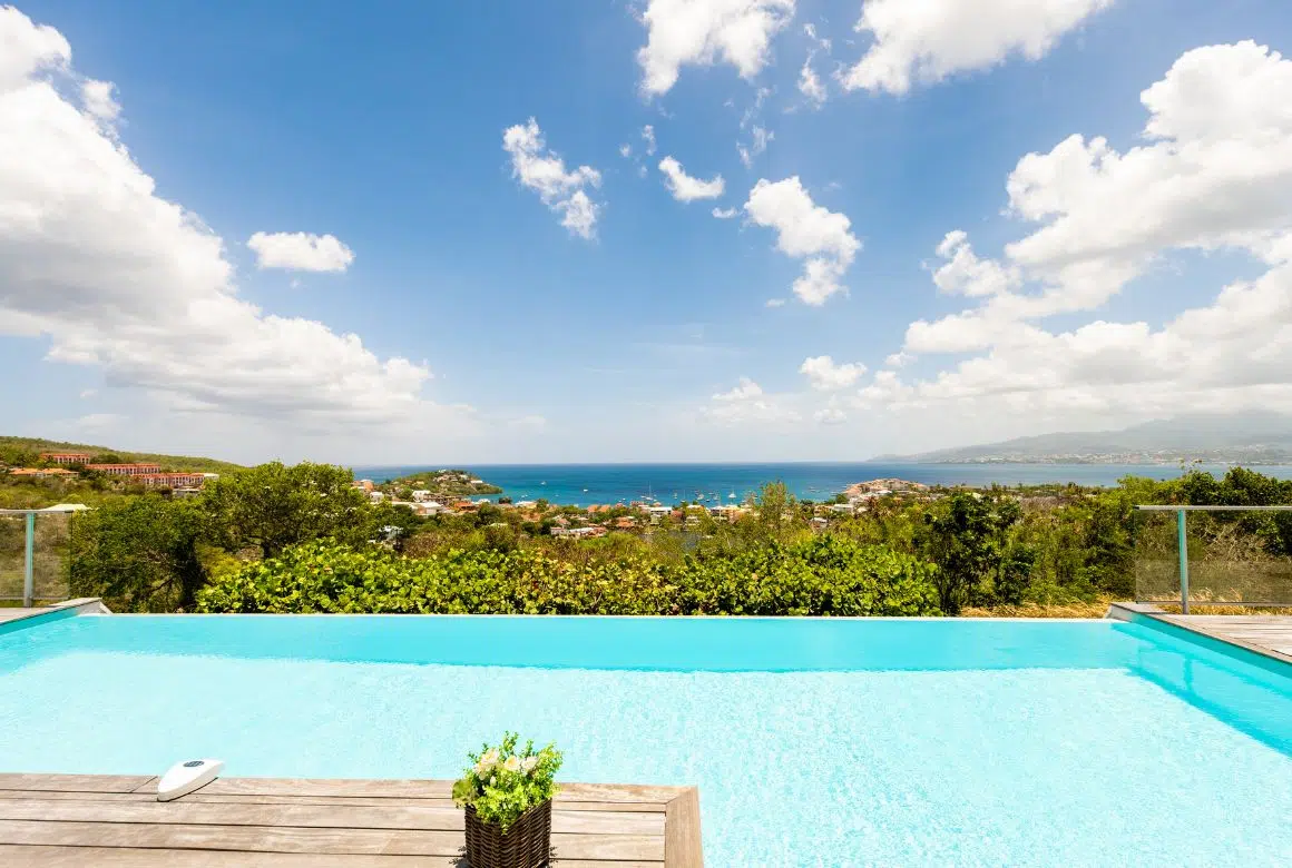 la vue est superbe depuis la terrasse