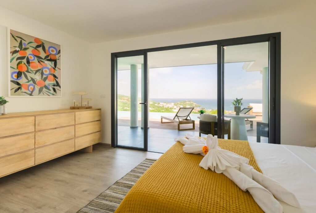 chambre avec accès direct à la terrasse