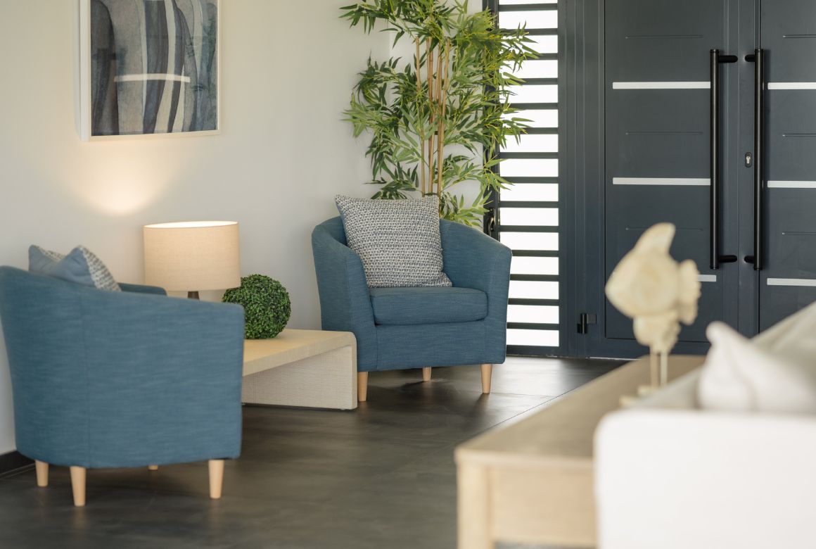 petit salon à l'entrée de la villa