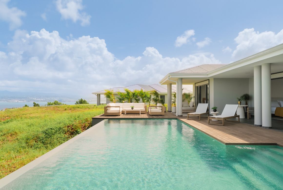 piscine à débordement de 11x4m
