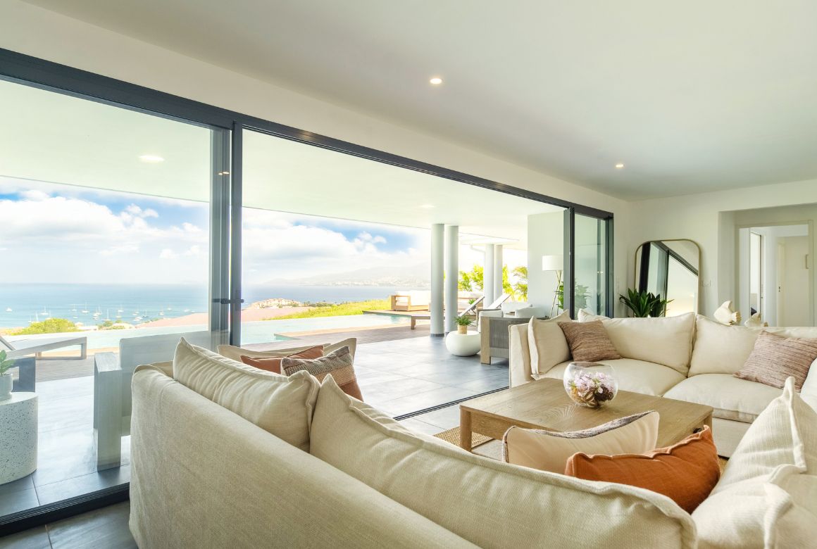 des canapés accueillants et confortables