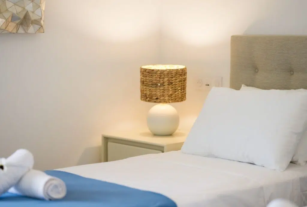 la literie est neuve et confortable