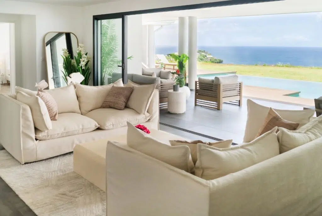 la vue mer est partout depuis cette somptueuse villa