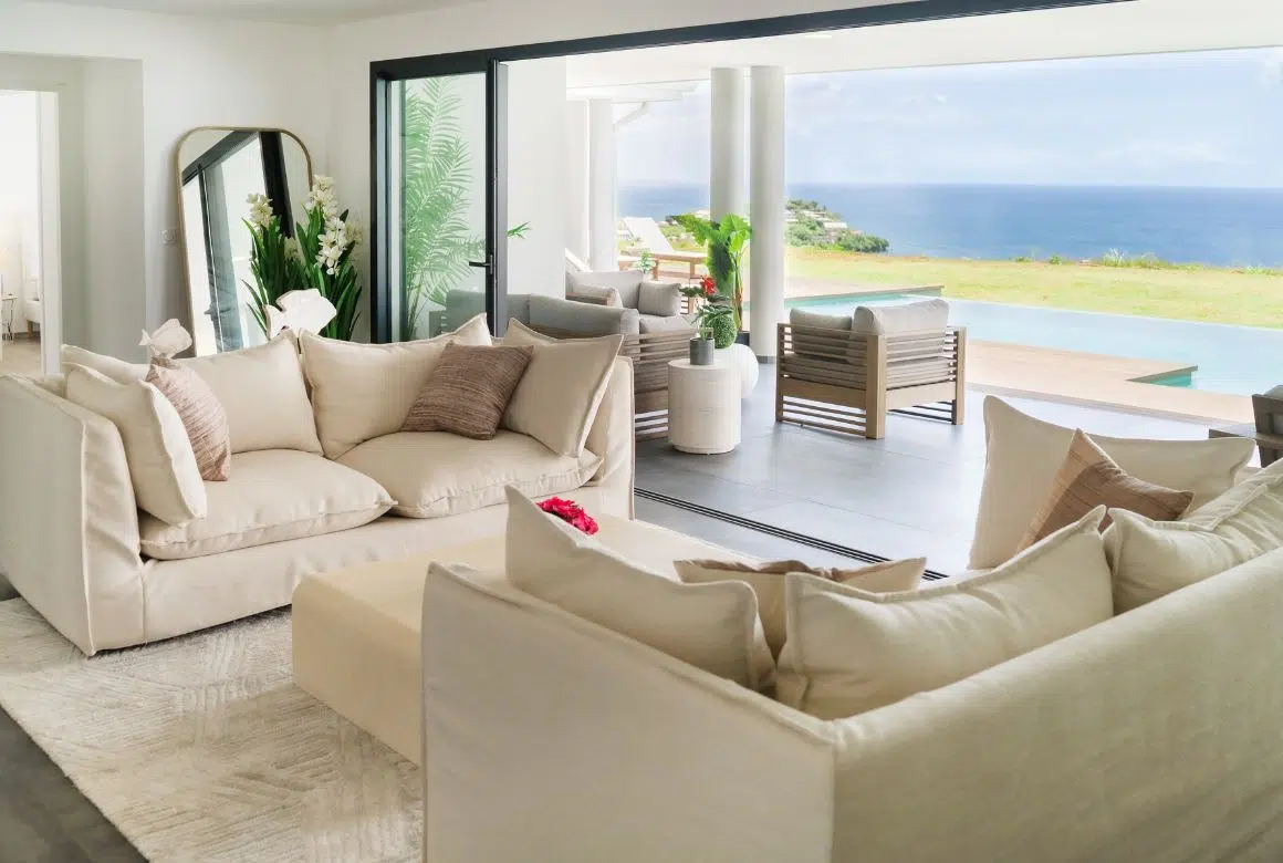 la vue mer est partout depuis cette somptueuse villa