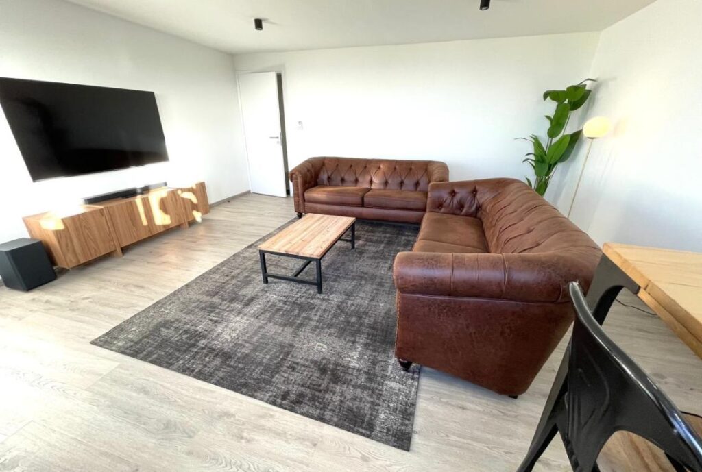 La Villa Amara 2 dispose d'un salon Tv